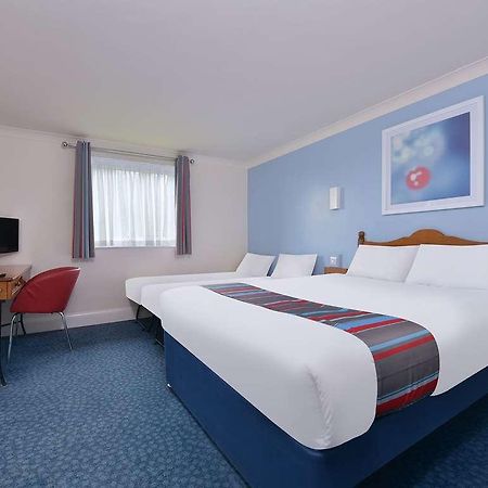 Travelodge Plymouth Roborough Oda fotoğraf